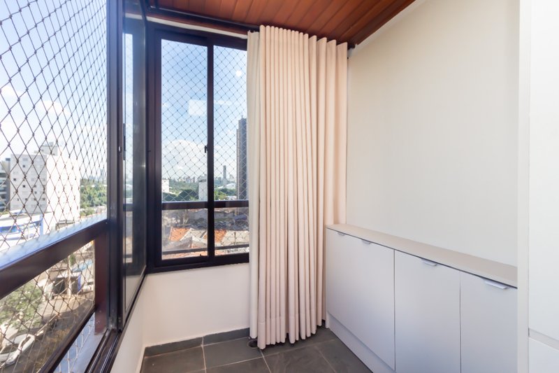 Apartamento 116m² na Vila Mariana 3 dorm 1 suíte 3 vagas Rua Caravelas São Paulo - 