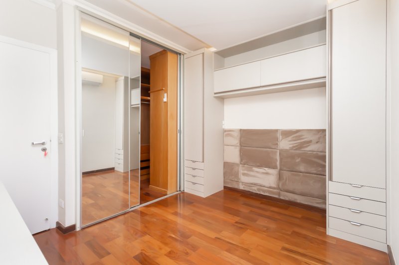 Apartamento 116m² na Vila Mariana 3 dorm 1 suíte 3 vagas Rua Caravelas São Paulo - 