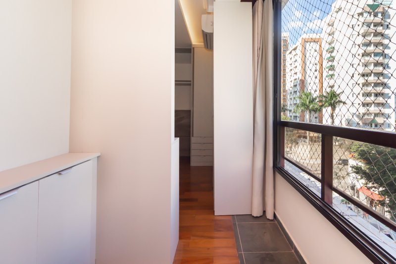 Apartamento 116m² na Vila Mariana 3 dorm 1 suíte 3 vagas Rua Caravelas São Paulo - 