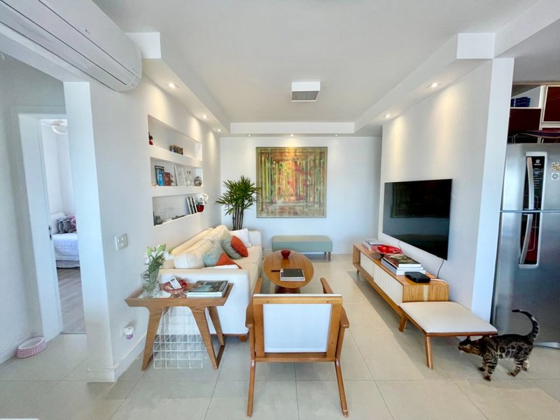Apartamento 74m² na Vila Cordeiro 2 suítes 1 vaga Rua Nicolau Barreto São Paulo - 