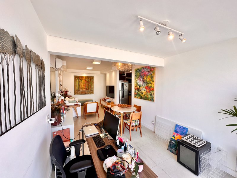 Apartamento 74m² na Vila Cordeiro 2 suítes 1 vaga Rua Nicolau Barreto São Paulo - 