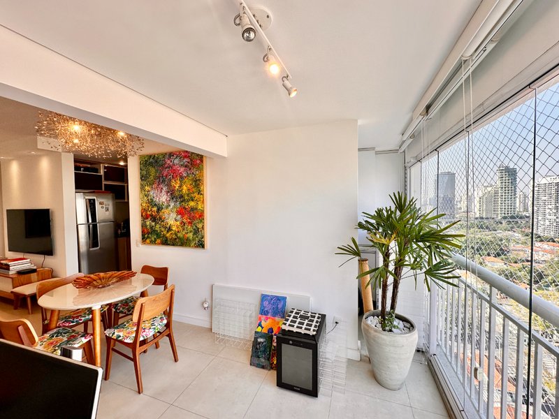 Apartamento 74m² na Vila Cordeiro 2 suítes 1 vaga Rua Nicolau Barreto São Paulo - 