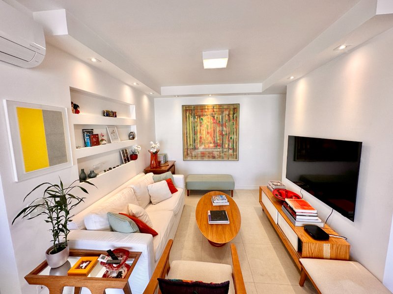 Apartamento 74m² na Vila Cordeiro 2 suítes 1 vaga Rua Nicolau Barreto São Paulo - 