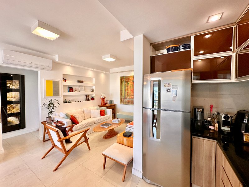 Apartamento 74m² na Vila Cordeiro 2 suítes 1 vaga Rua Nicolau Barreto São Paulo - 