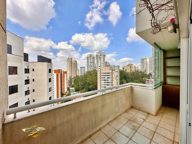 Apartamento 79m² na Vila Andrade 2 suítes 2 vagas Rua Itatupa São Paulo - 