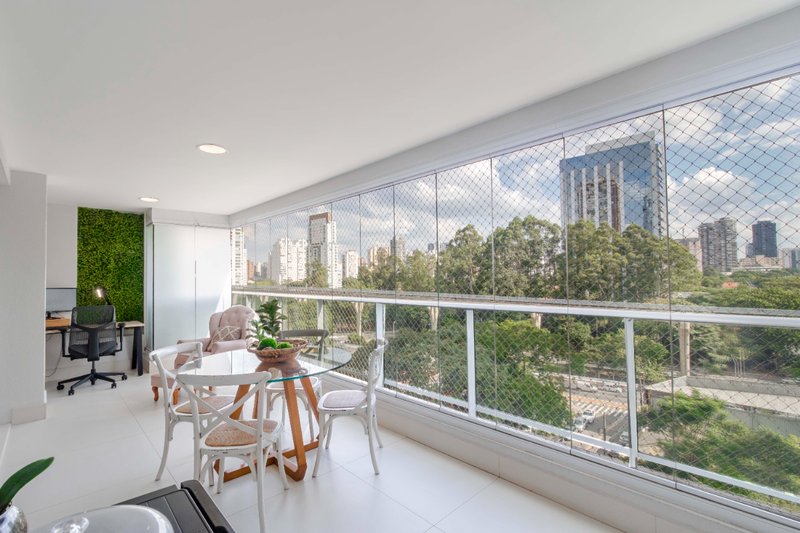 Apartamento 134m² na Cidade Monções 3 suítes 2 vagas Rua Arizona São Paulo - 