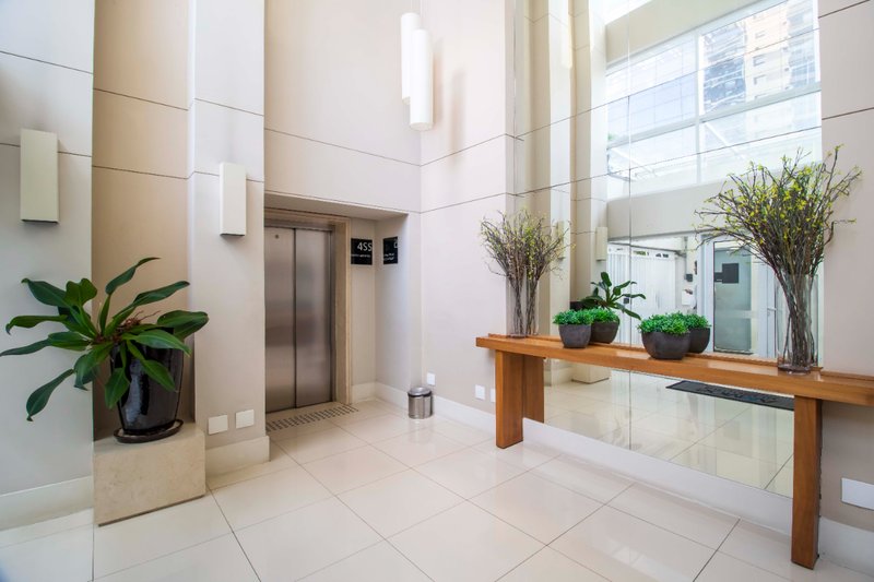 Apartamento 134m² na Cidade Monções 3 suítes 2 vagas Rua Arizona São Paulo - 