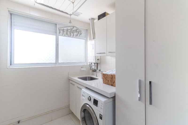 Apartamento 134m² na Cidade Monções 3 suítes 2 vagas Rua Arizona São Paulo - 
