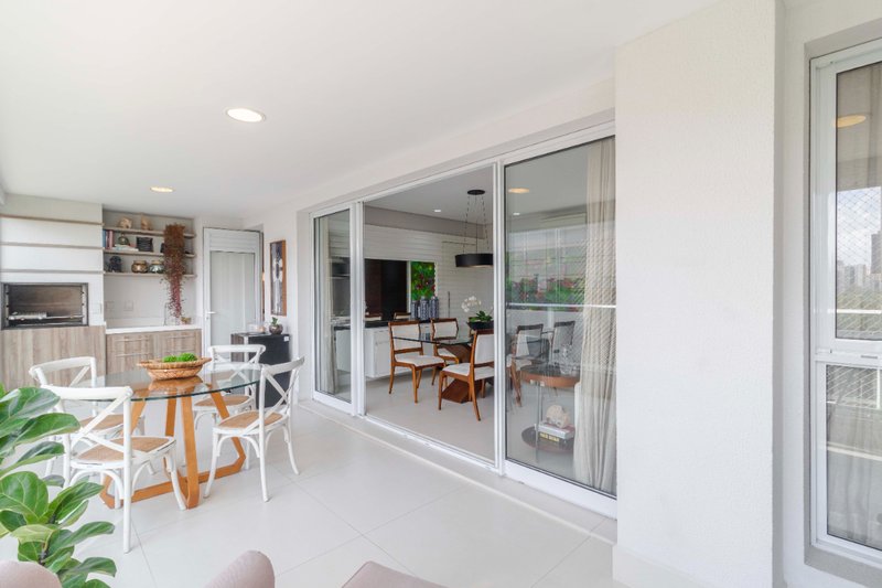Apartamento 134m² na Cidade Monções 3 suítes 2 vagas Rua Arizona São Paulo - 