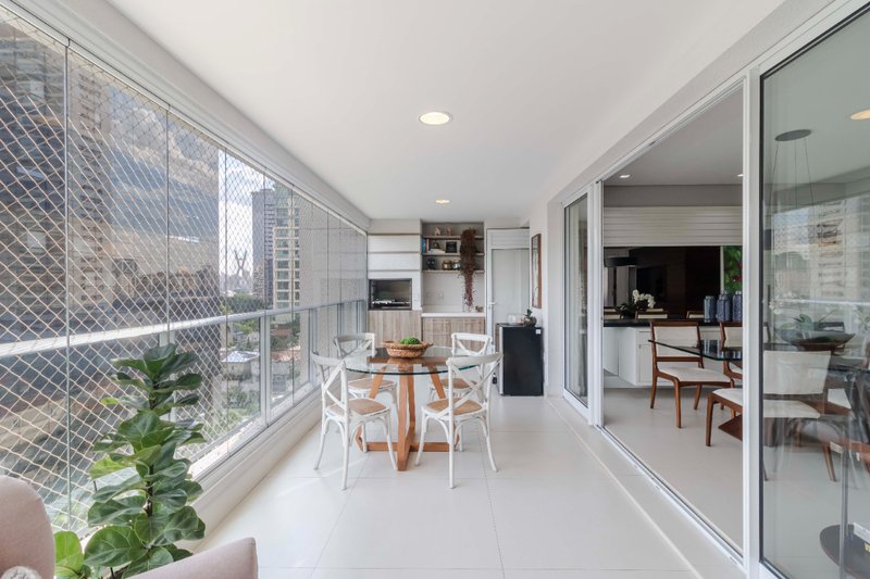 Apartamento 134m² na Cidade Monções 3 suítes 2 vagas Rua Arizona São Paulo - 