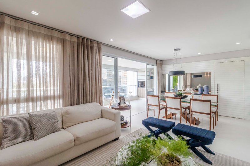 Apartamento 134m² na Cidade Monções 3 suítes 2 vagas Rua Arizona São Paulo - 