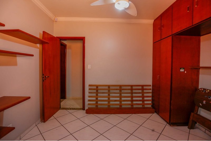Casa à VENDA Central Parque - 4 dormitórios - 2 suítes - Sorocaba/SP Rua José Galvão Primo Sorocaba - 