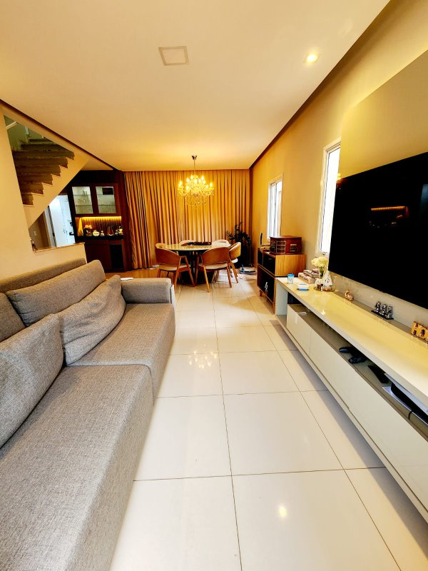 Casa em condomínio de luxo para locação Rua Sabiá Santana de Parnaíba - 