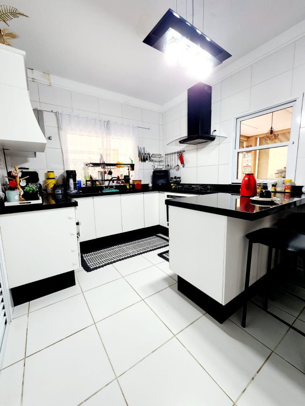 Casa em condomínio de luxo para locação Rua Sabiá Santana de Parnaíba - 