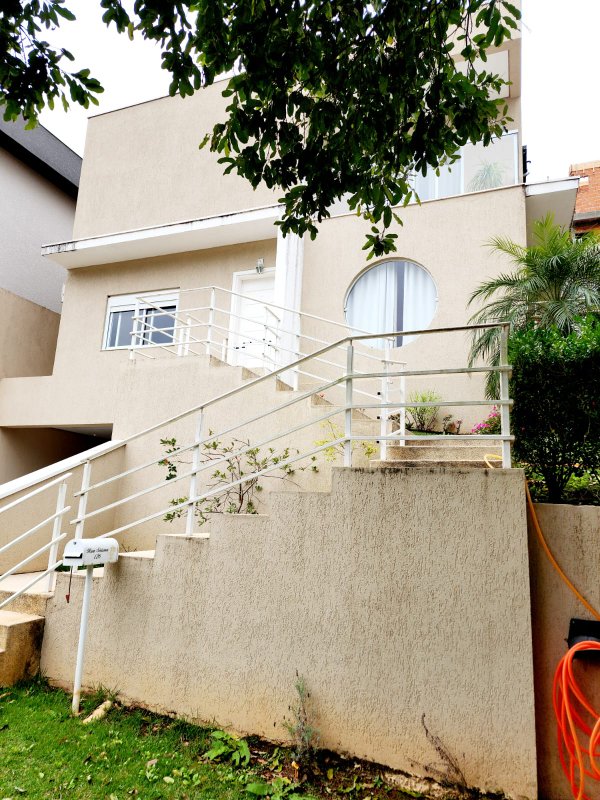 Casa em condomínio de luxo para locação Rua Sabiá Santana de Parnaíba - 
