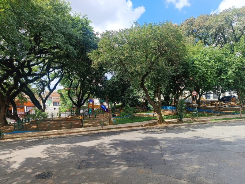 Sobrado 265m² na Vila Maria Alta 5 dorm 3 vagas Rua Orindiúva São Paulo - 