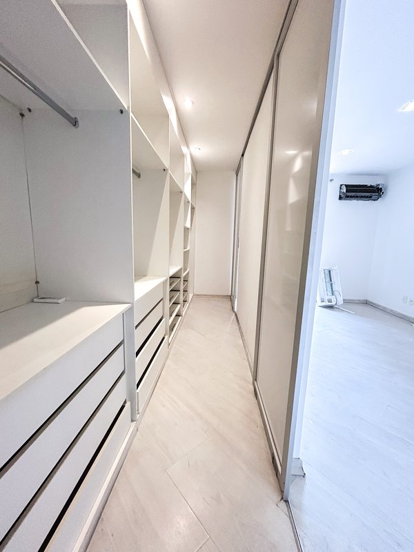 Apartamento reformado no Jardim Oceânico - Rio de Janeiro - 