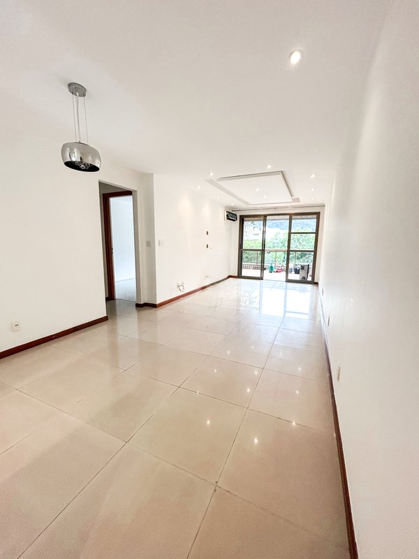 Apartamento reformado no Jardim Oceânico - Rio de Janeiro - 
