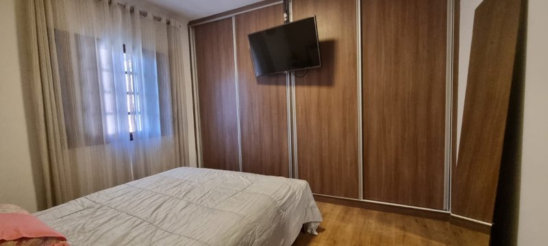 Sobrado 180m² no Tremembé 4 dorm 1 suíte 3 vagas Rua Sino Contra-Meão São Paulo - 