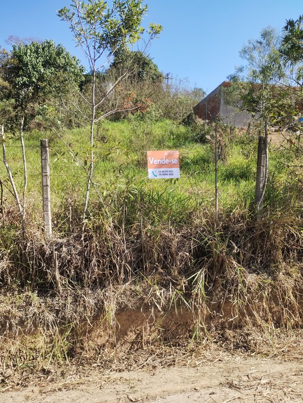 Terreno com ótima topografia à venda no Parque Alpina - Igaratá - 
