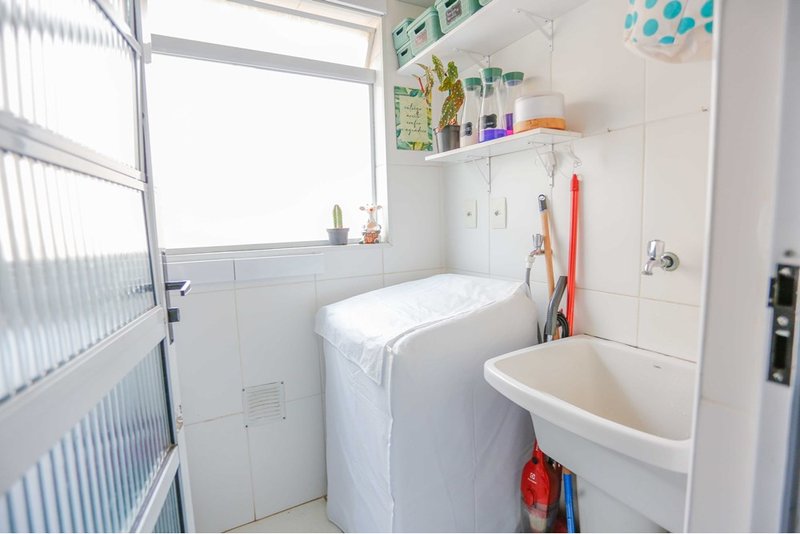 Apartamento à venda, 54m -2 Dorm. R$ 240.000 - Residencial Espanha - Sorocaba SP Rua Lituânia Sorocaba - 