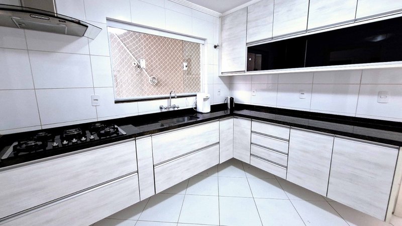 Sobrado 208m² na Parada Inglesa 3 suítes 4 vagas Rua Plínio Pasqui São Paulo - 