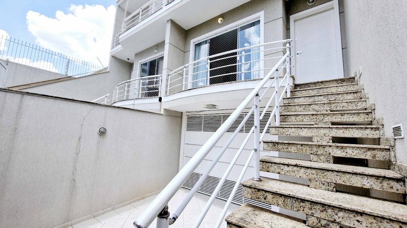 Sobrado 208m² na Parada Inglesa 3 suítes 4 vagas Rua Plínio Pasqui São Paulo - 