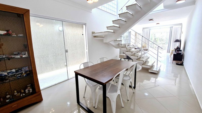 Sobrado 208m² na Parada Inglesa 3 suítes 4 vagas Rua Plínio Pasqui São Paulo - 