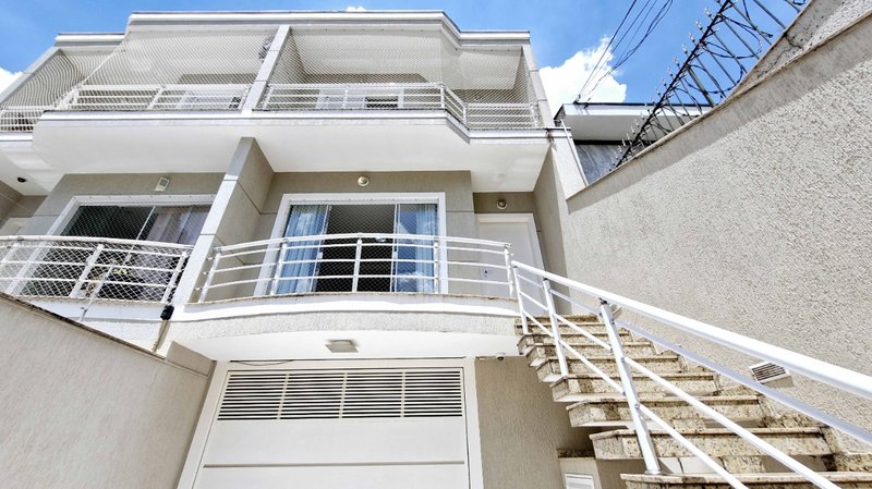 Sobrado 208m² na Parada Inglesa 3 suítes 4 vagas Rua Plínio Pasqui São Paulo - 