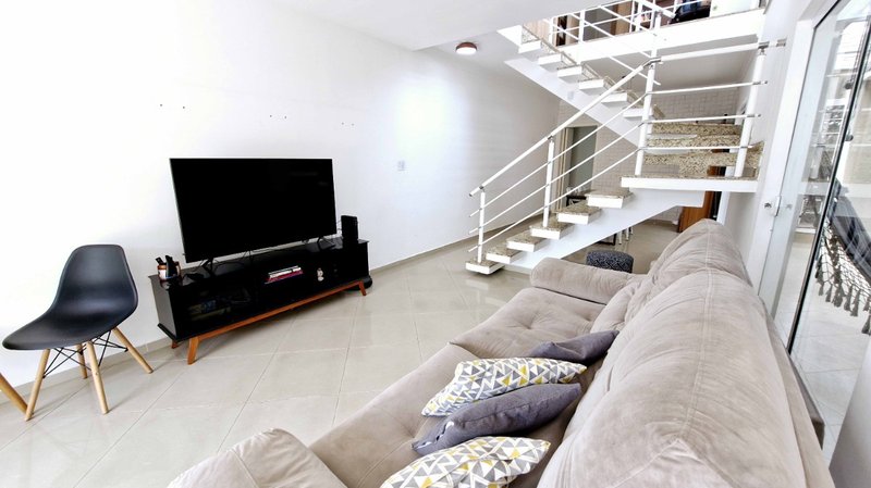 Sobrado 208m² na Parada Inglesa 3 suítes 4 vagas Rua Plínio Pasqui São Paulo - 