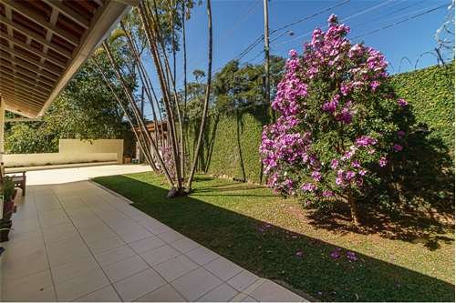 Casa 350m² no Parque Petrópolis 4 dorm 2 suítes 10 vagas Alameda Suécia Mairiporã - 