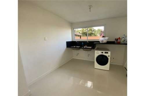 Casa 350m² no Parque Petrópolis 4 dorm 2 suítes 10 vagas Alameda Suécia Mairiporã - 