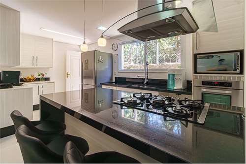 Casa 350m² no Parque Petrópolis 4 dorm 2 suítes 10 vagas Alameda Suécia Mairiporã - 