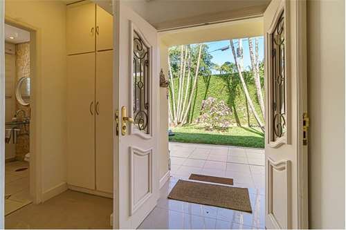 Casa 350m² no Parque Petrópolis 4 dorm 2 suítes 10 vagas Alameda Suécia Mairiporã - 