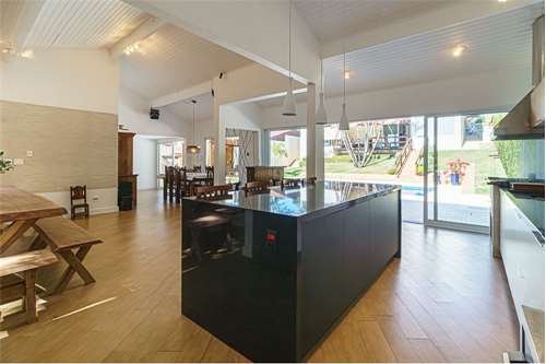 Casa 350m² no Parque Petrópolis 4 dorm 2 suítes 10 vagas Alameda Suécia Mairiporã - 