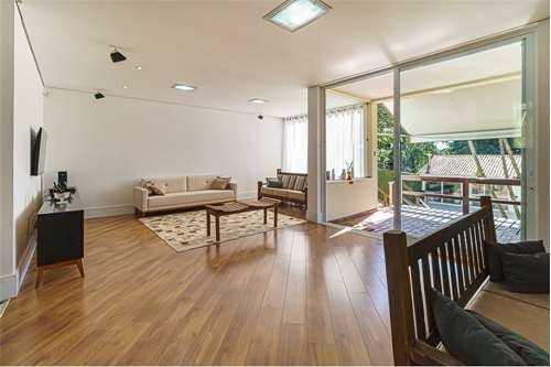 Casa 350m² no Parque Petrópolis 4 dorm 2 suítes 10 vagas Alameda Suécia Mairiporã - 