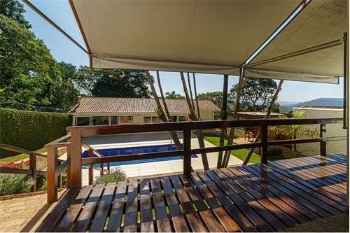 Casa 350m² no Parque Petrópolis 4 dorm 2 suítes 10 vagas Alameda Suécia Mairiporã - 