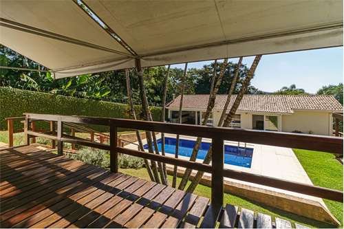 Casa 350m² no Parque Petrópolis 4 dorm 2 suítes 10 vagas Alameda Suécia Mairiporã - 