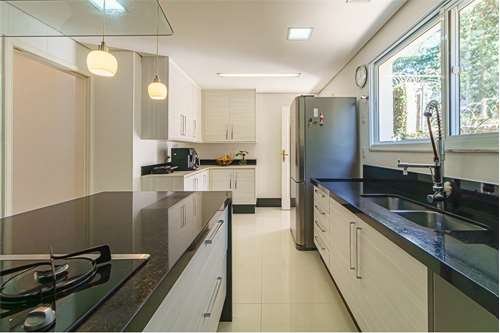 Casa 350m² no Parque Petrópolis 4 dorm 2 suítes 10 vagas Alameda Suécia Mairiporã - 