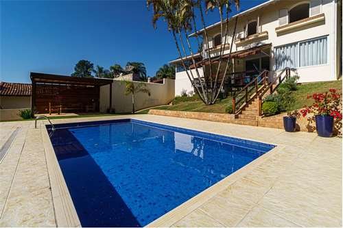 Casa 350m² no Parque Petrópolis 4 dorm 2 suítes 10 vagas Alameda Suécia Mairiporã - 