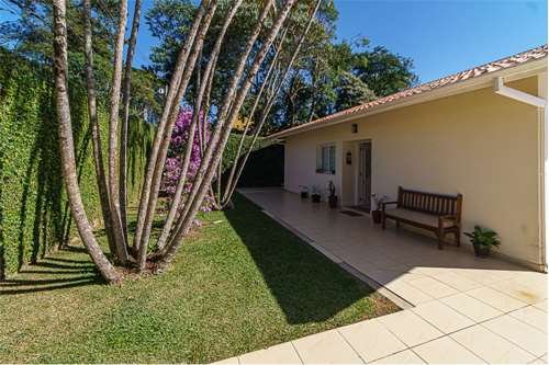 Casa 350m² no Parque Petrópolis 4 dorm 2 suítes 10 vagas Alameda Suécia Mairiporã - 