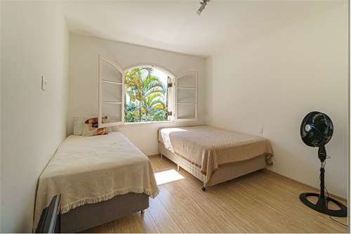 Casa 350m² no Parque Petrópolis 4 dorm 2 suítes 10 vagas Alameda Suécia Mairiporã - 