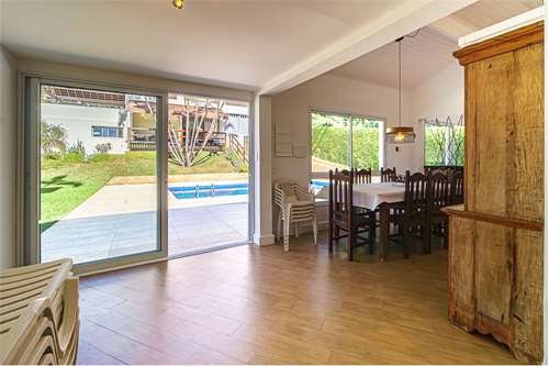 Casa 350m² no Parque Petrópolis 4 dorm 2 suítes 10 vagas Alameda Suécia Mairiporã - 