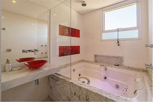 Casa 350m² no Parque Petrópolis 4 dorm 2 suítes 10 vagas Alameda Suécia Mairiporã - 