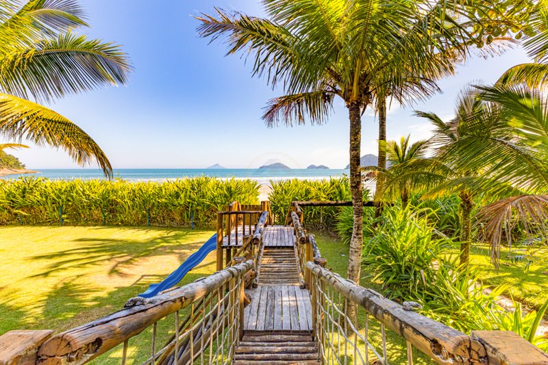 Casa espetacular frente ao mar na Praia da Baleia - À VENDA - São Sebastião - 