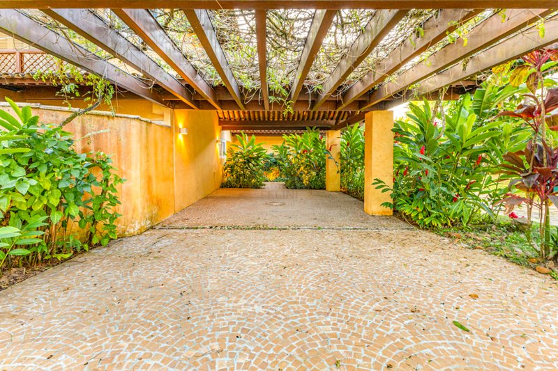 Casa espetacular frente ao mar na Praia da Baleia - À VENDA - São Sebastião - 