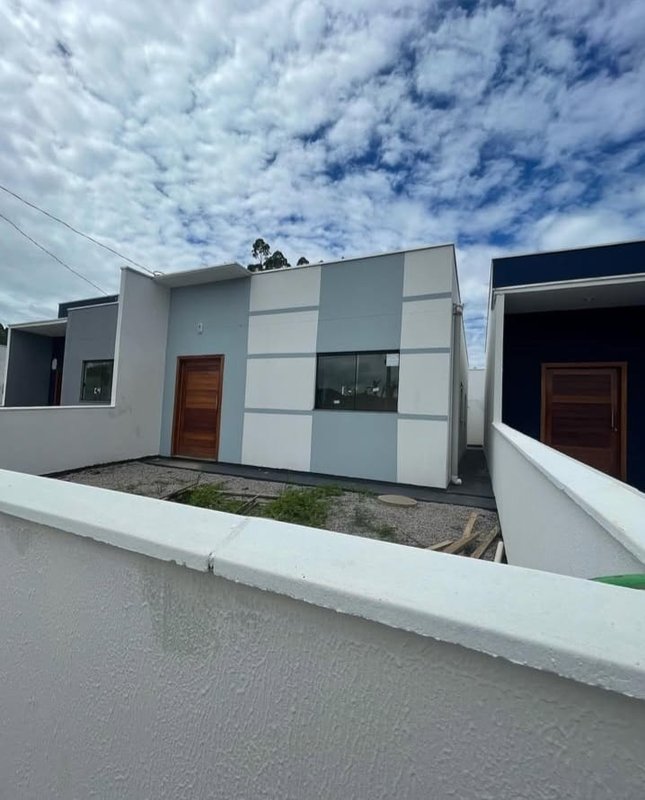 CASA GEMINADA 2 DORMITÓRIOS LIMEIRA BAIXA - Brusque - 