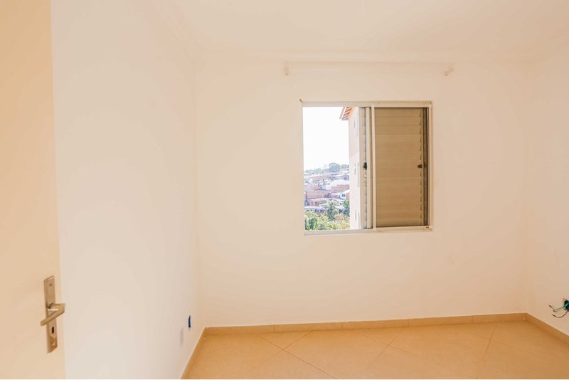 Apartamento à venda, 47m - R$ 136.000 - 2 Dorm. - Jardim Tatiana - Votorantim SP Rua Maria Eugênia Oliveira Votorantim - 