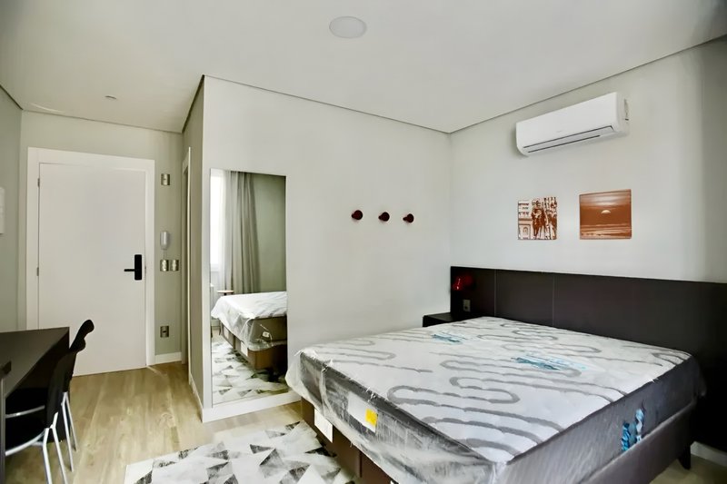 R$ 280.000 - TOWN CO - STUDIO - PORTEIRA FECHADA - 21M2 - INFRA Rua Senhor dos Passos Porto Alegre - 