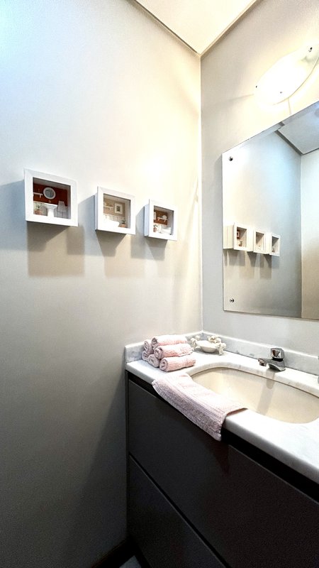 R$ 1.300.000 - IMPECÁVEL APARTAMENTO - 176M2 - 3 DORM - SUÍTE - SACADÕES - 2 VAGAS Avenida Lageado Porto Alegre - 